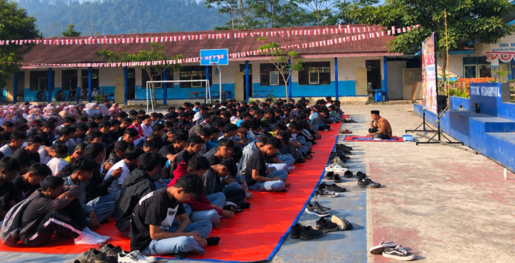 Jangan Biarkan Pagi Berlalu Tanpa Makna, Penyuluh KUA Kalibening Ajak Siswa Awali Hari dengan Salat Duha dan Zikir