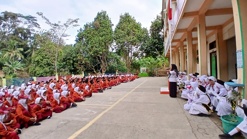 Tak Hanya Diucapkan, Disiplin Harus Dibuktikan: Nani Ajak Siswa MIFABARA Introspeksi Diri
