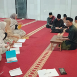 Jangan Biarkan Orang Sakit Merasa Sendiri, Penyuluh KUA Kalibening Ajak Jemaah Pahami Adab Menjenguk